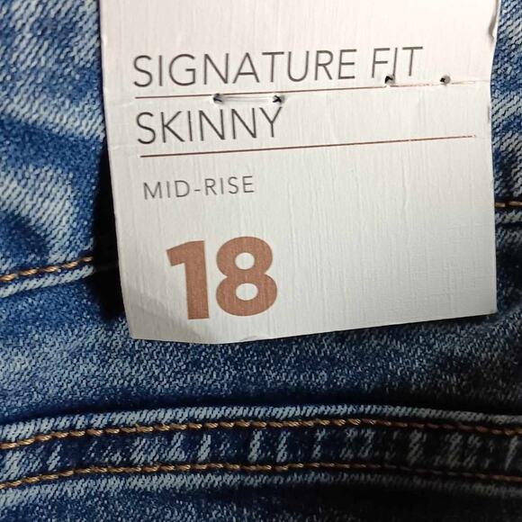 NWT Lane Bryant Signature Mid-Rise Fit Skinny Jean Size 18 - Picture 5 of 6
